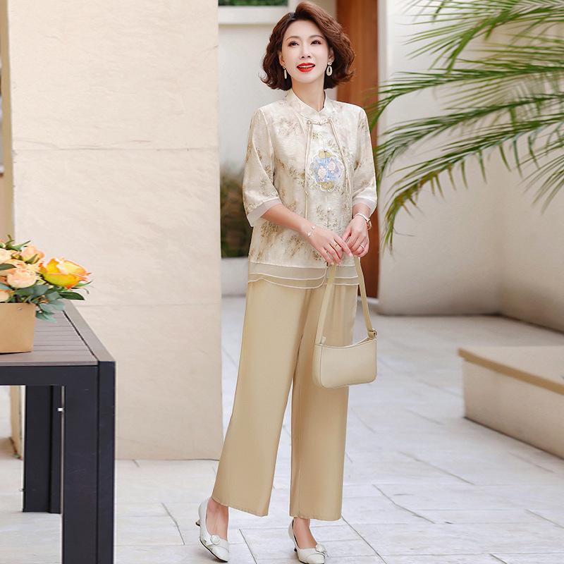 Mom's 2026 Summer Cotton-Linen Short Sleeve Two-Piece Set for Women: Stylish, New Chinese Style, Perfect for Middle-Aged and Elderly.