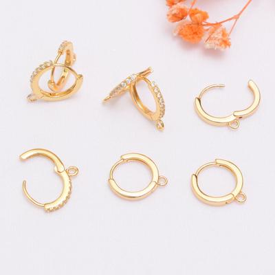 10 Stück runde Ohrschnallen mit 18 Karat Goldummantelung und Mikroeinlage, antiallergische Ohraccessoires, glänzende Ohrschnalle mit Sling-Ring zum Selbermachen von Ohrringen.