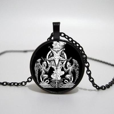 Naszyjnik z satanistyczną kozą Wisiorek ze szklaną kopułą Satanistyczny kościół Biżuteria Naszyjnik z odwróconym pentagramem