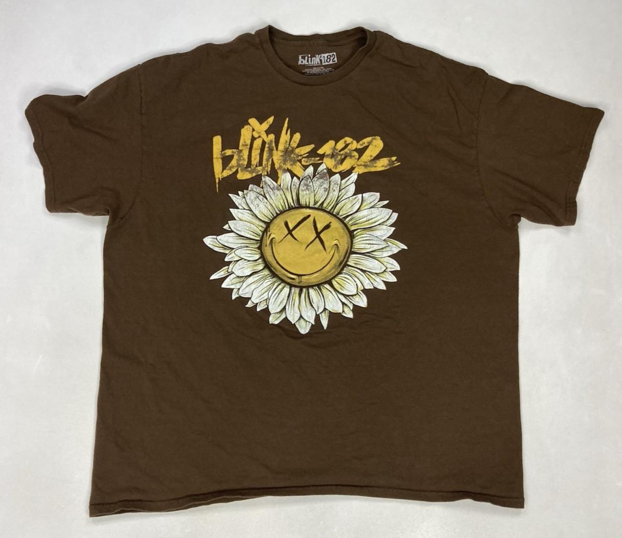 Blink 182 Punk Rock Graphic T-shirt Men XXL Brown Short Sleeve Music Merch L