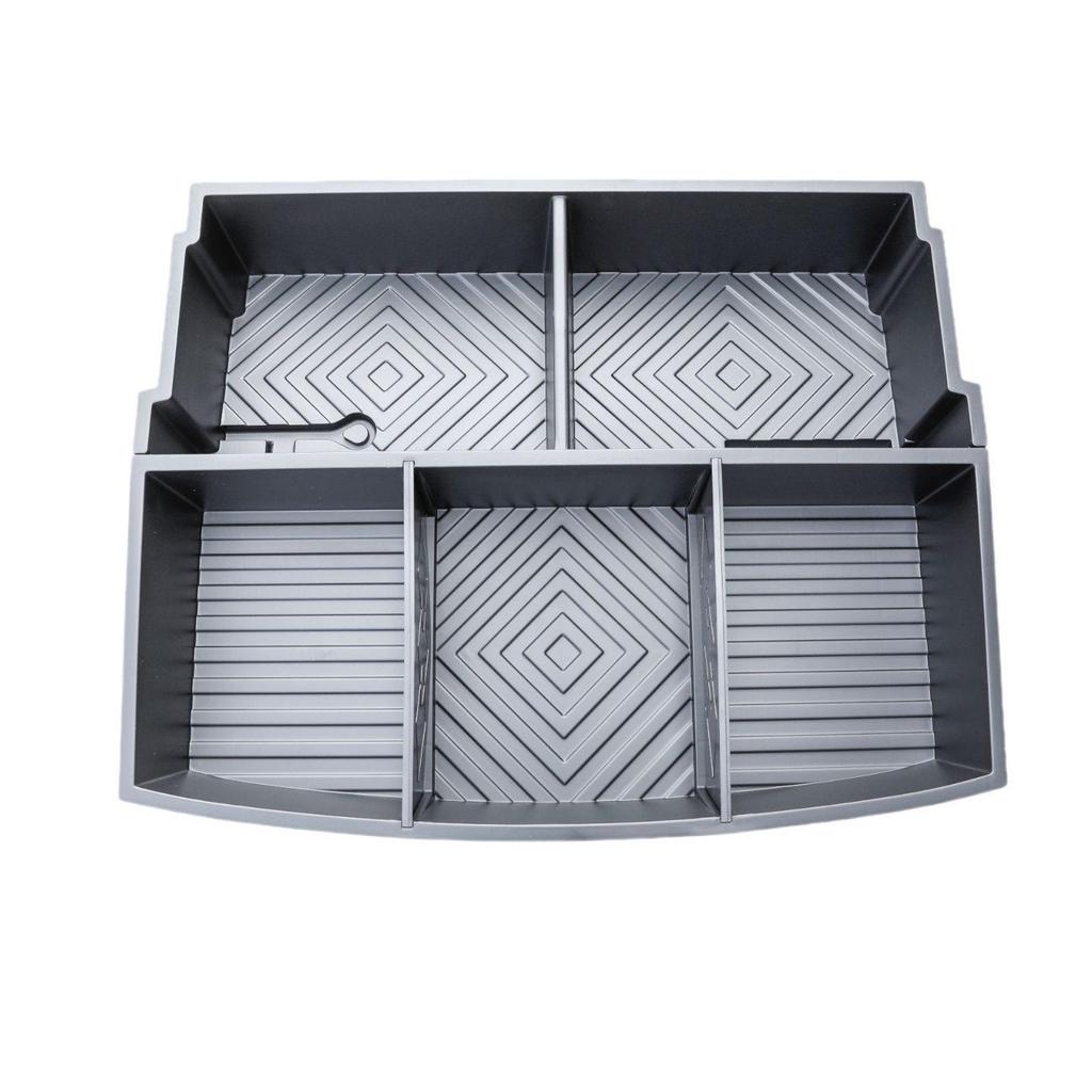 Wuling Xingguang 560 Hidden Trunk Compartment: Large Capacity Storage Box