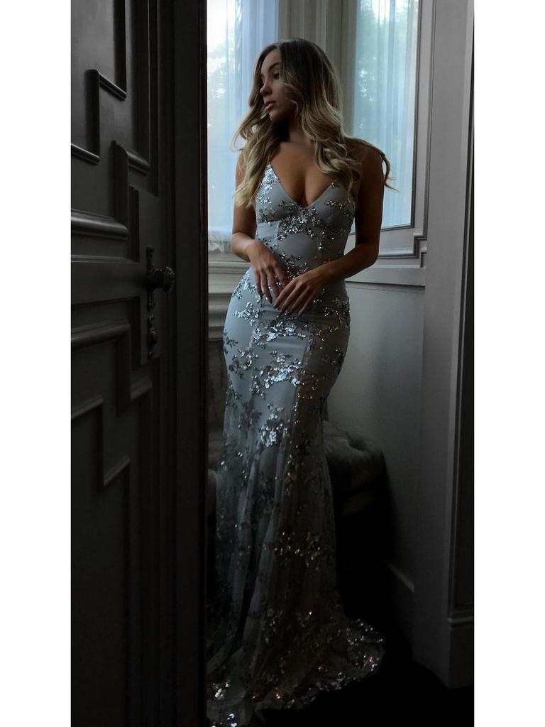 2025 Evropské a americké dámské šaty s výstřihem do V, odhalenými zády, se sekviny a šněrováním