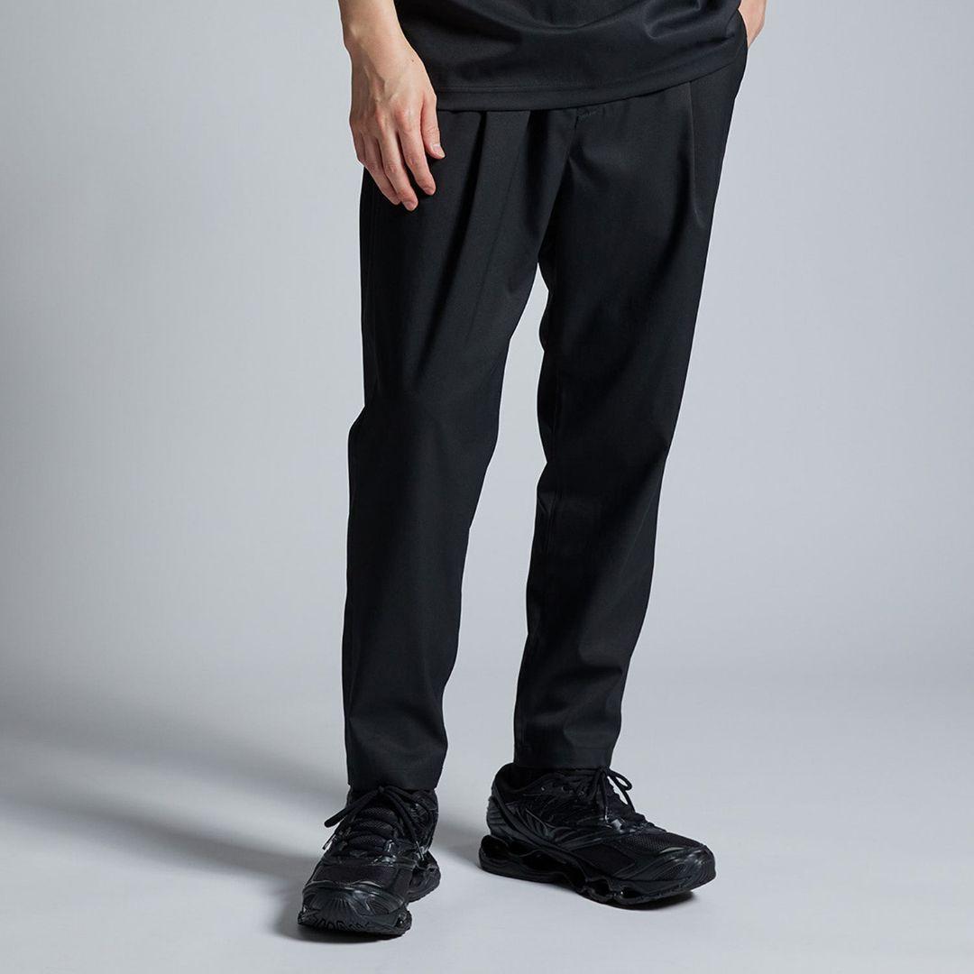 Macqlo ultimex tuck tapered easy pants S