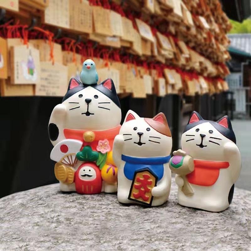 Maneki-neko Japanese Cat Feng Shui Ornament for Home, Office, or Car