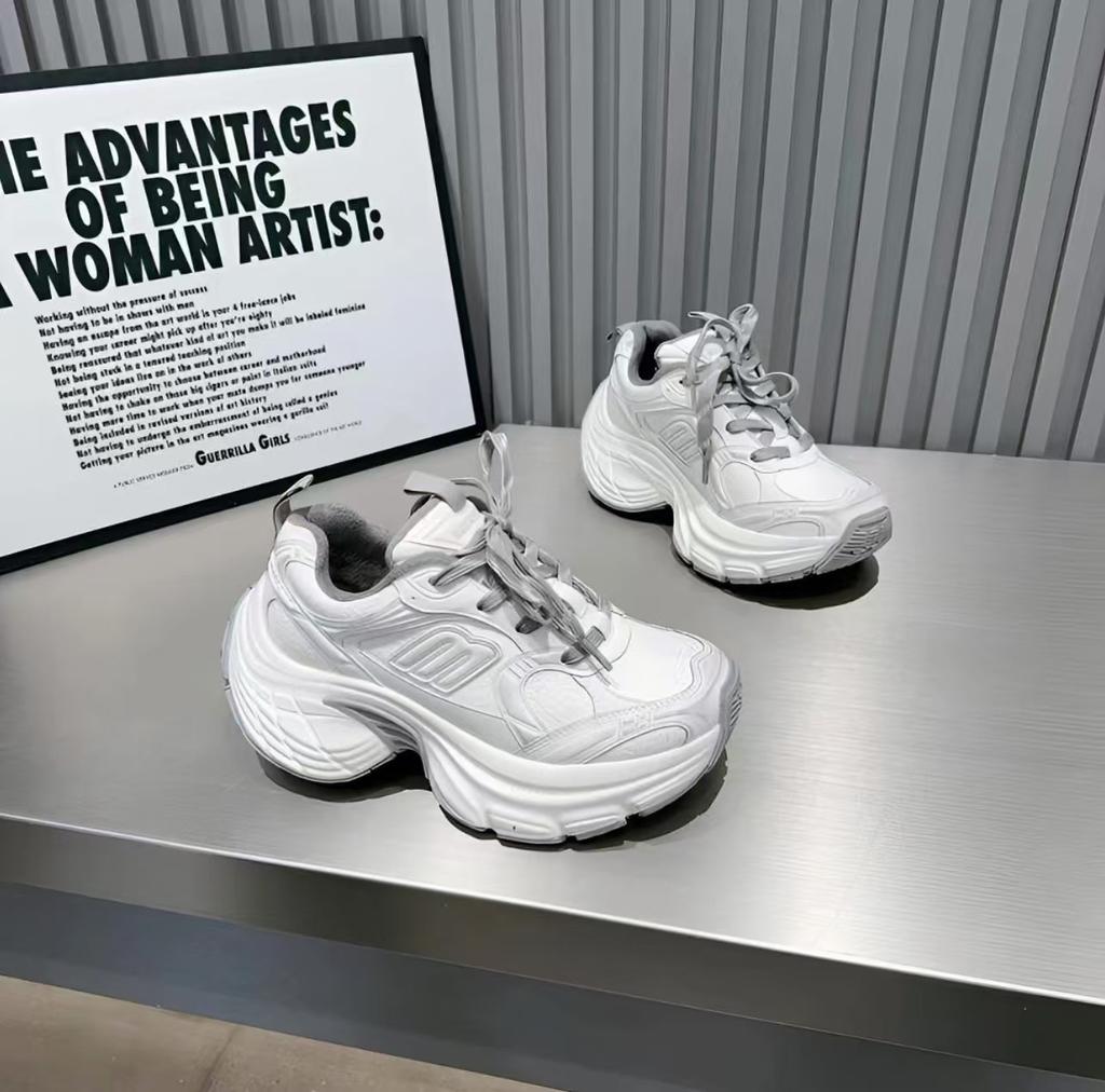 Daddy Shoes Women's 2025 Autumn and Winter Velvet New Catwalk Thick-soled Color Matching Versatile Height Increase Casual Sports Shoes Comfortable