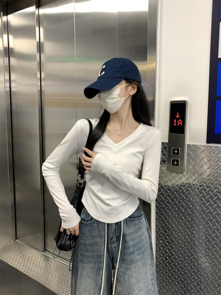 Autumn/Winter Korean Style Slim V-neck Pleated Solid Long-sleeve T-shirt