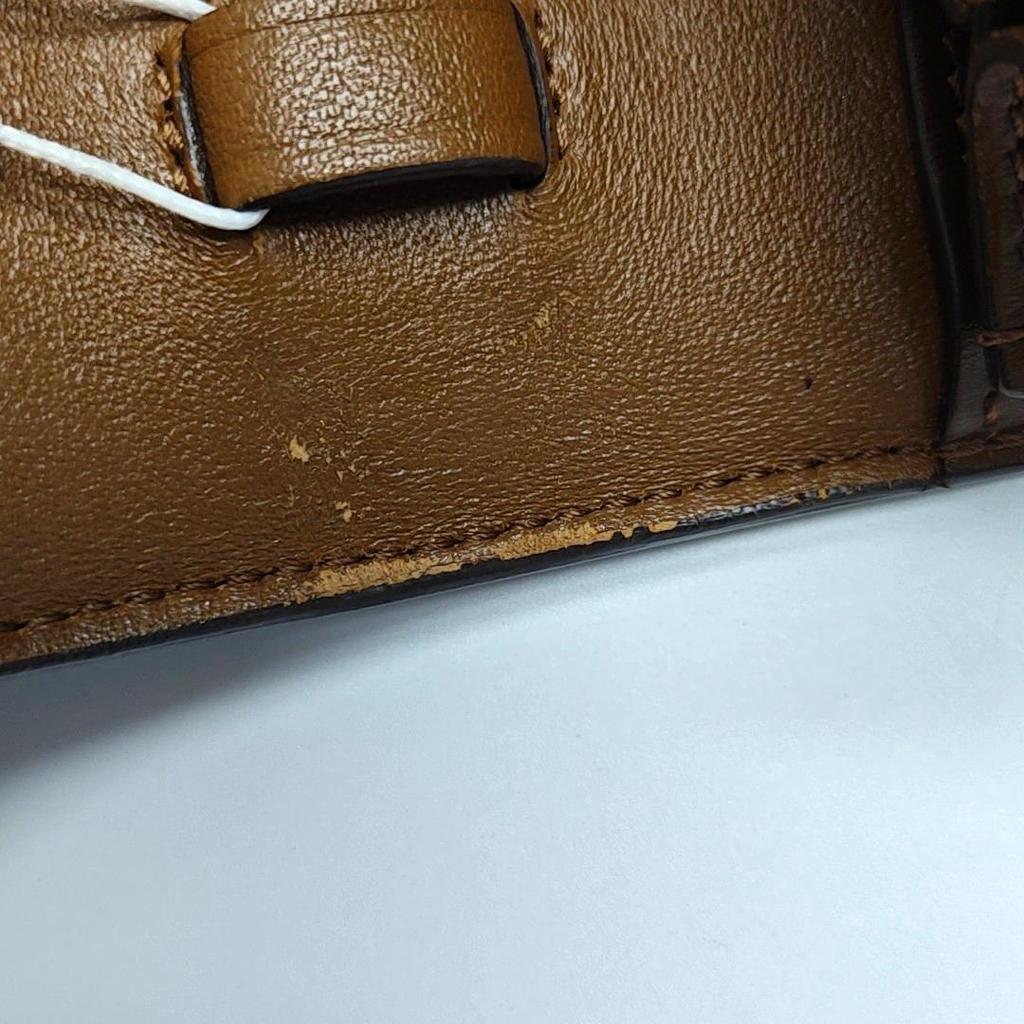 [Pre-Owned] Classic Box Polished Gold Buckle Leather Tofu Bag - Very Good #1RS73WW