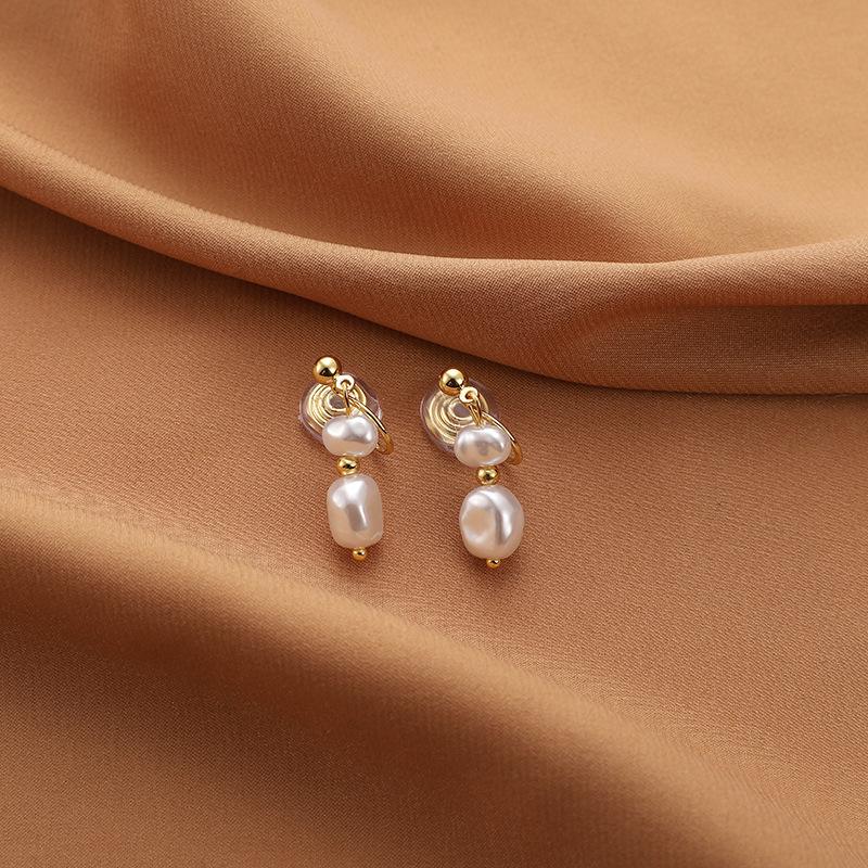 Korean Style Retro Pearl Ear Clip for Women - Mosquito Coil Holder, No Piercing, High-End, Fashionable and Versatile Luxury Earrings