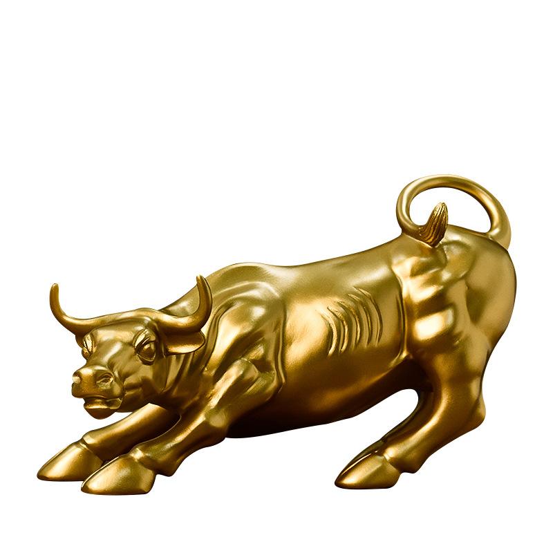 Creative Wall Street Bull Market Ornament Office Decor Bull Craft Statue for Bookcase Wine Cabinet TV Cabinet