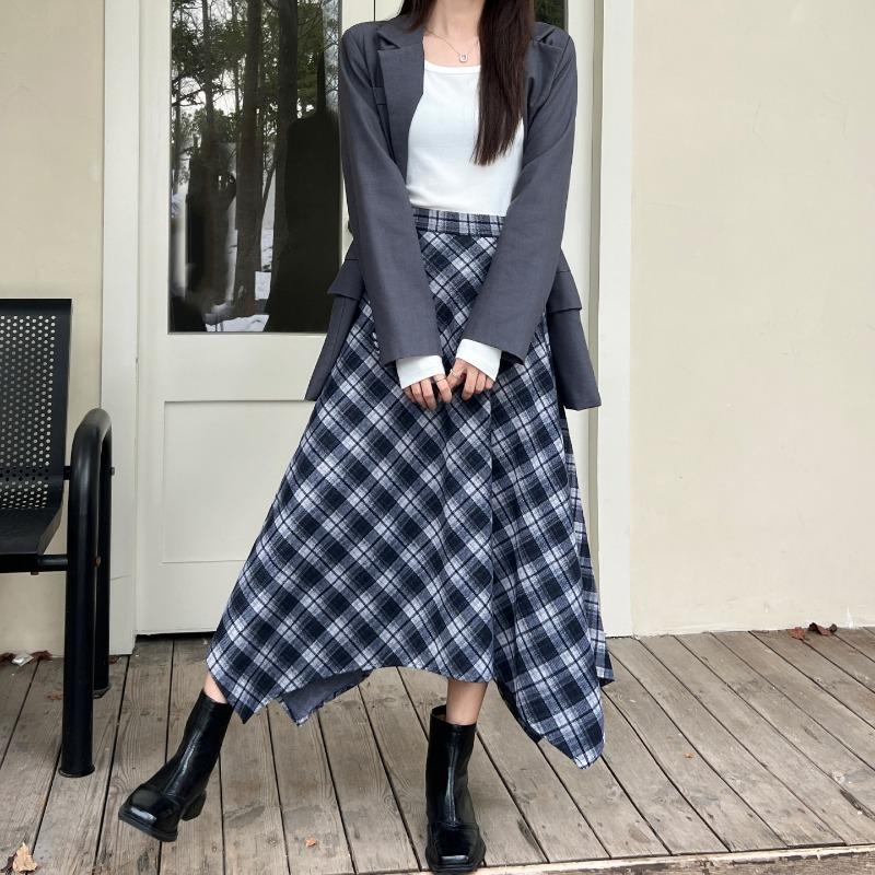 navy blue skirt women's spring and autumn new high waist drape fashion retro medium and long A-shaped irregular plaid umbrella skirt