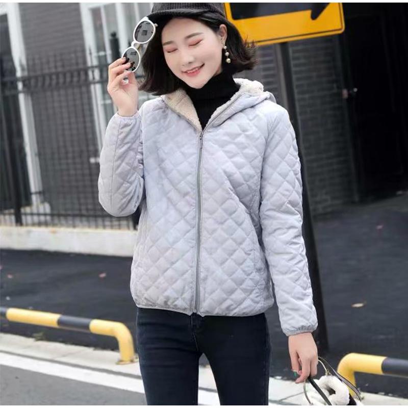 Женская куртка с капюшоном — фото 4