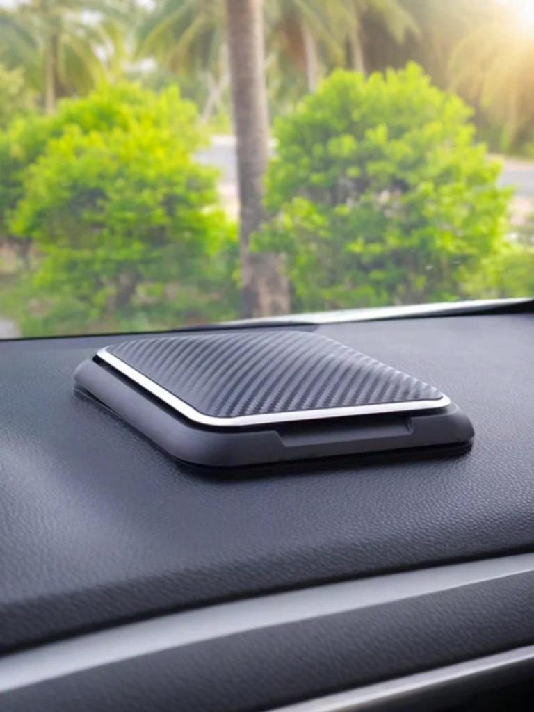Carbon Fiber Car Phone Holder – Heat-resistant Silicone Base, 3-Angle Adjustable Spring Slot, Shockproof & Reusable, Universal