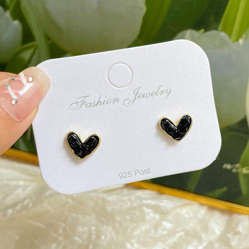 Exquisite Pearl Butterfly Earrings with Silver Needle – Gradient Light Luxury Design for Women