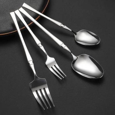 Couteaux et Fourchettes Occidentaux Vaisselle Taille Fine Couteaux à Steak et Fourchettes Set Acier Inoxydable Ménager Premium Cuillère à Nourriture Cuillère à Dessert et Fourchette