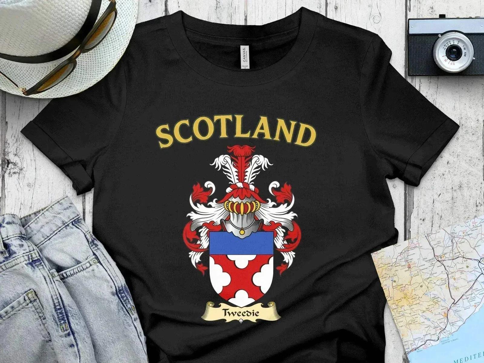 Tweedie Scotland Family Crest Heraldic Scottish Clan T-Shirt 2XL