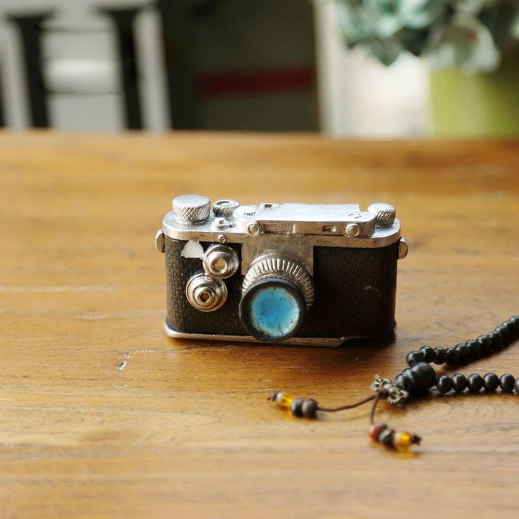 Miniature Vintage Nostalgic Resin Sewing Machine Mailbox Red Bus RadioTelephone Phonograph Decoration Cute Mini Resin Ornaments