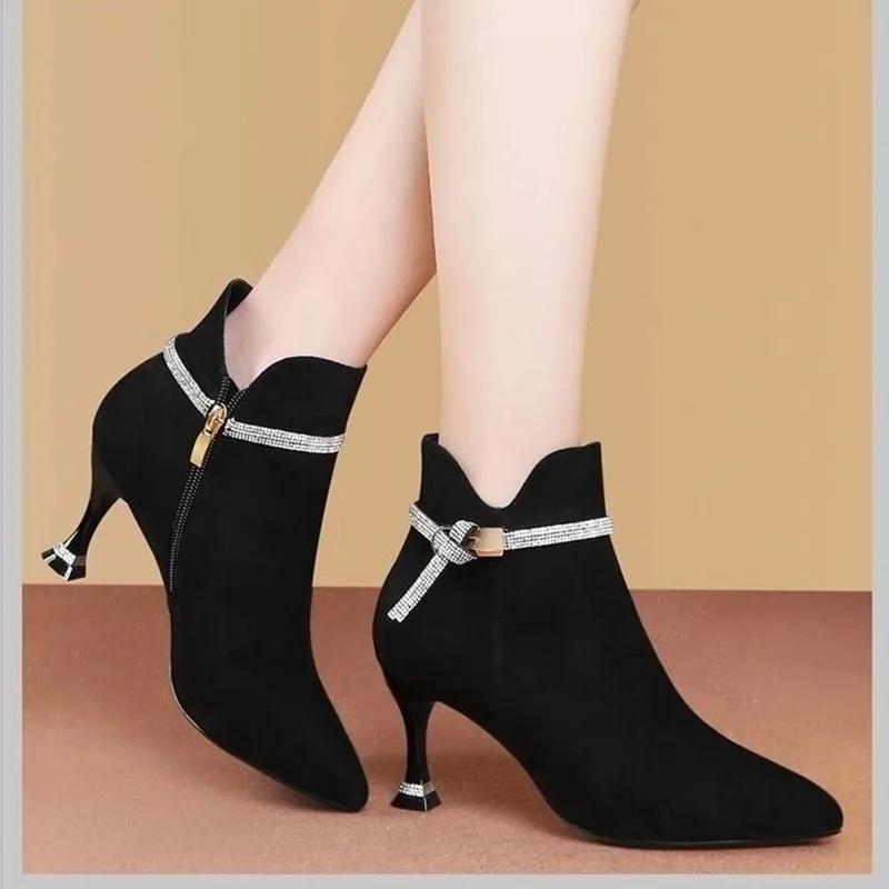 Zapatos de Tacón Alto de Moda para Mujer Temperamento Ante Punta Afilada Bombas de Aguja Elegante Botín Corto Moda Lujo Cristal para Mujer Otoño