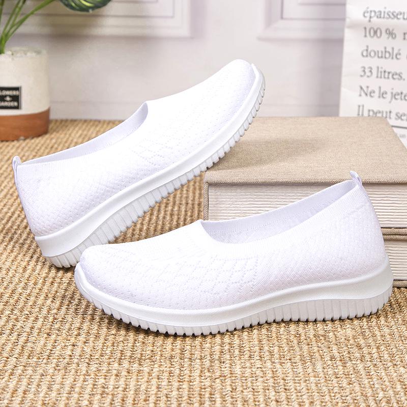 Breathable Women's Slip-On Cloth Shoes for Middle-Aged and Elderly - Large Size, Shallow Opening