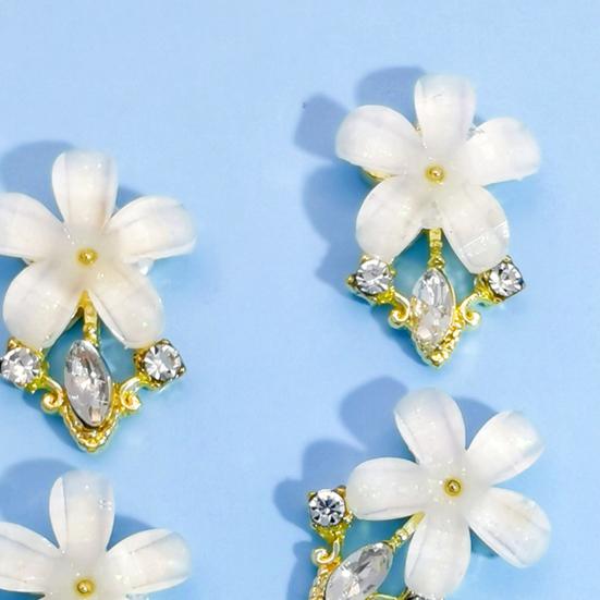 10 Pezzi Decorazioni per Unghie Forma Creativa Superficie Lucida Effetto Visivo Stupefacente Scintillante Ampia Applicazione Decorativo 3D