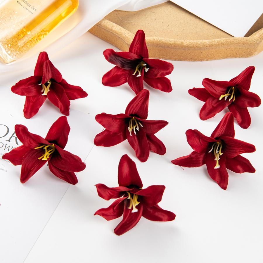 Konstgjorda Blommor Siden Lilja Bröllop Brudfölje Trädgård Hemma Festival Krans Tillbehör DIY Godislåda Gåva Scrapbook Hot sales