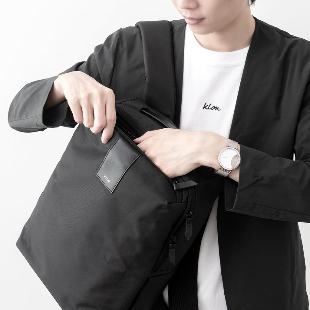 KLON Light Basic Rucksack, a simple, waterproof business backpack for men and women, available in black.