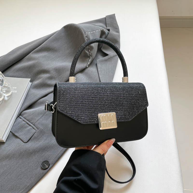 New Foreign Style Versatile Commuter Simple Messenger Bag 2025 Summer Fashion Temperament Design Sense Portable Small Square Bag Women