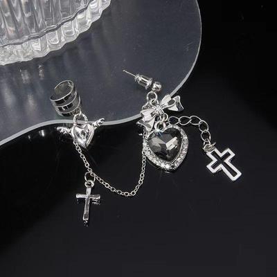 1pc Vintage Punk Gothic Cross Chain Black Heart Earrings for Women Hip Hop Personalized Party Zircon Gift
