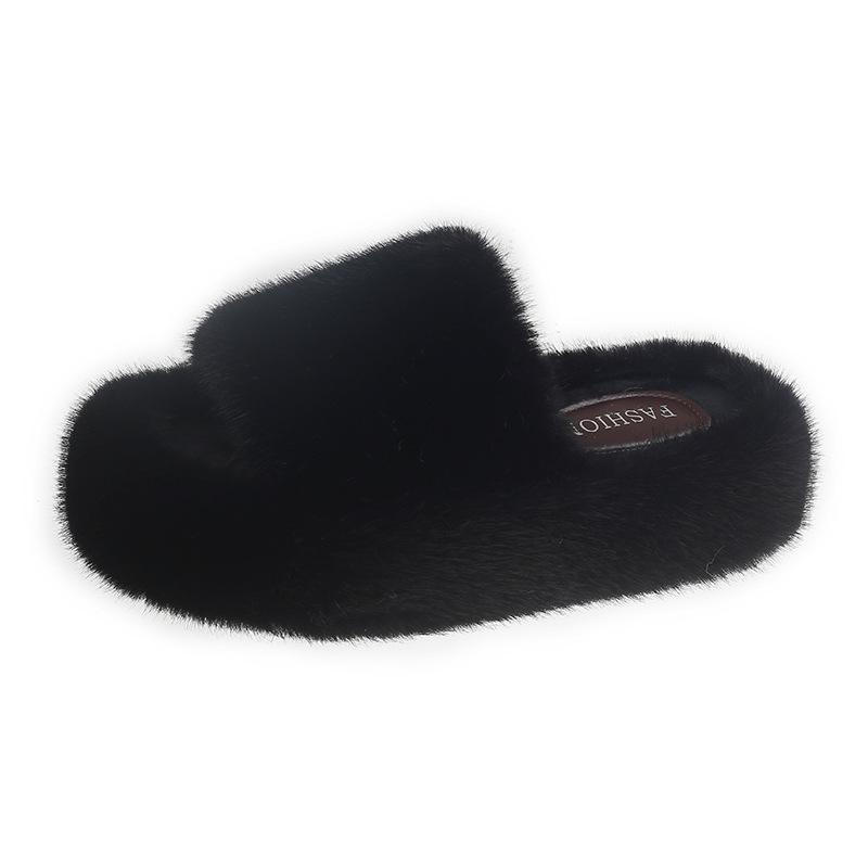 

Wear thick-bottomed color-matching fluffy slippers for women in autumn and winter 2025, new plush lazy casual one-word cotton slippers 35