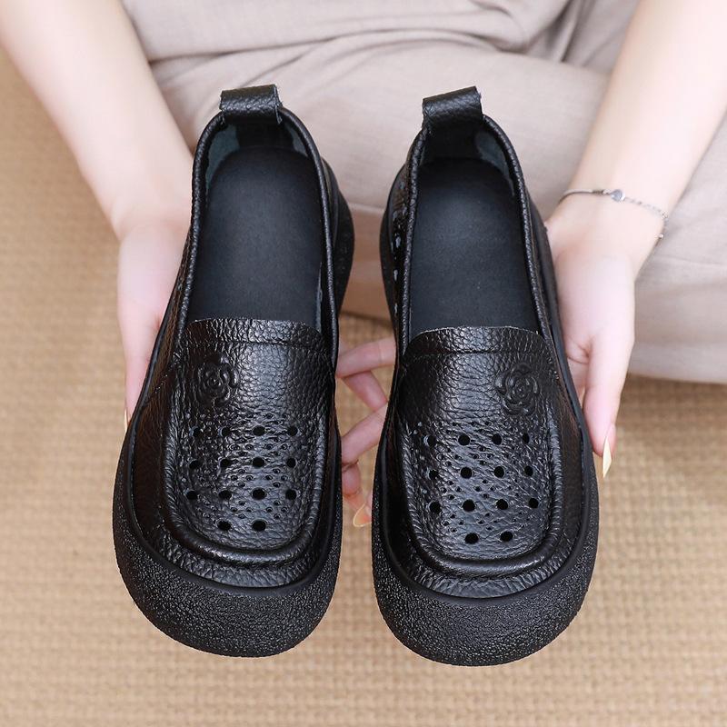 Spring and Summer Genuine Leather Mother's Shoes Women's Korean Version One Foot Kick Round Toe Hollow Single Shoes Women's Casual Shoes Hole Shoes