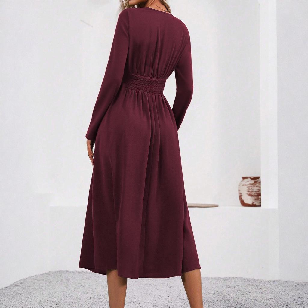 Women's Fashionable Solid Color V-neck Long Sleeved Pleated Long Dress