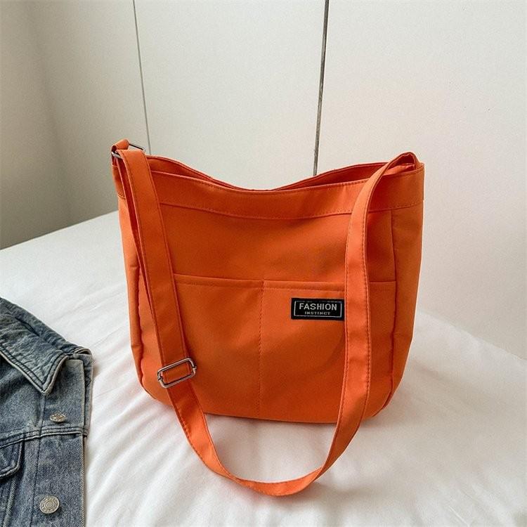 Versatile Soft Fabric Shoulder Bag For Women In Fashionable Colors And Chic Style