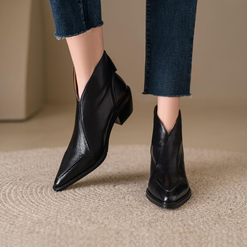 Pointed Thick Heel Short Boots Women's Autumn and Winter New Women's Boots Retro Handmade Low Heel Small Leather Boots Single Boots