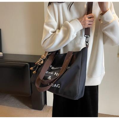 Модна жіноча сумка через плече Міська проста ручна сумка-тоут Великої місткості Повсякденна робоча сумка Кросбоді