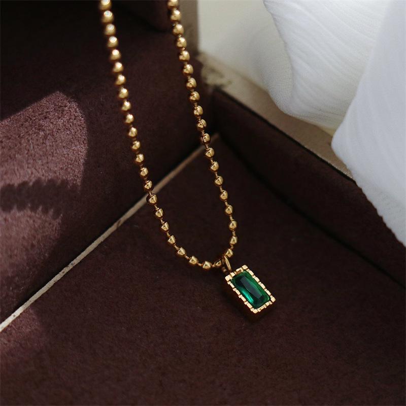 Green Zircon Bead Necklace: Fashionable Gold-Plated Titanium Steel Clavicle Chain for Women