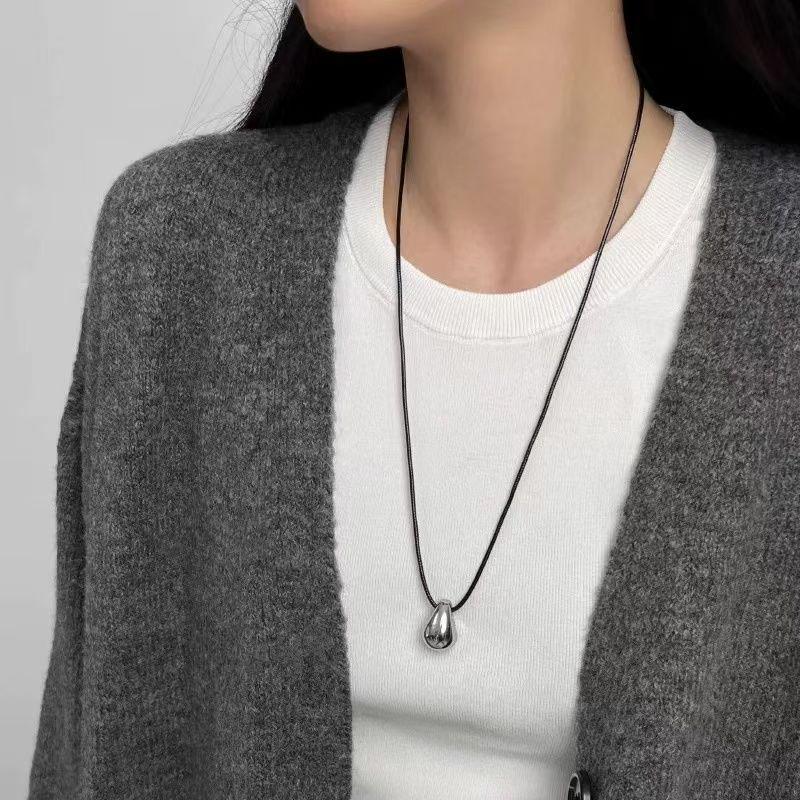 Jinruixi Minimalist Cold Style Glossy Metal Water Drop Black Leather Necklace for Women - Autumn Sweater Chain.