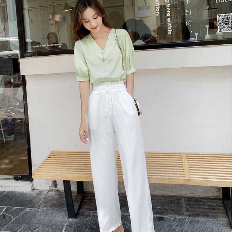 Summer Women's Chiffon Shirt Sweet and Versatile V-neck T-shirt with Pearl Brooch Breathable and Comfortable Short Sleeved Shirt