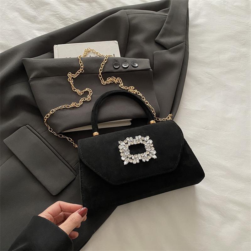 

Korean version of simple fashion solid color 2025 summer new leisure commuting chain crossbody shoulder bag bright diamond small square bag