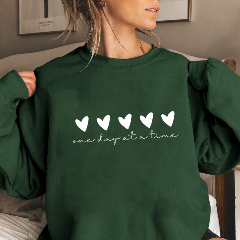 Women’s Autumn/Winter Heart Pattern Long Sleeve Round Neck Sweatshirt