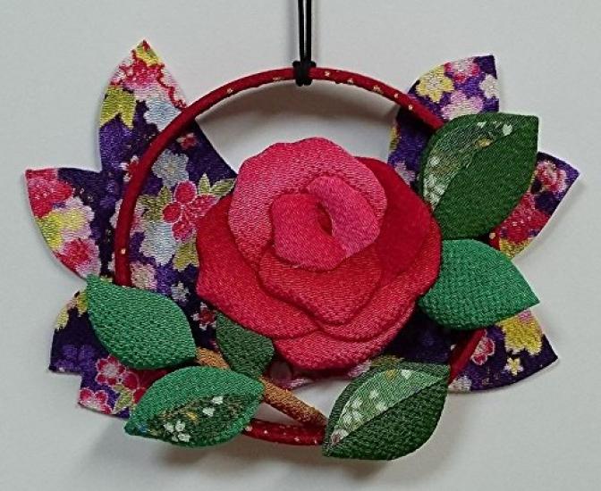 

Takaraku Chirimen Craft Kit Rose Round Window Wall Decoration