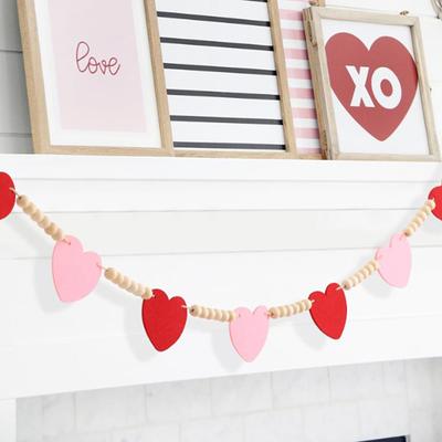 Decorazioni per San Valentino Cuore Rosso Rosa in Feltro Ghirlanda di Perline di Legno Ornamenti Decorativi Romantici da Appendere