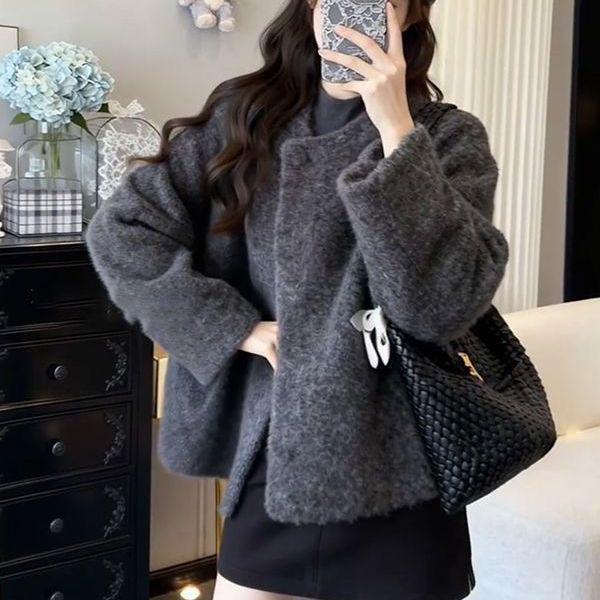 

Petite Women s Stylish Grey Short Jacket & Skirt Set: 2025 Autumn/Winter Fashion, Loose Fit, Casual Two-Piece S (for 80-95 lbs)