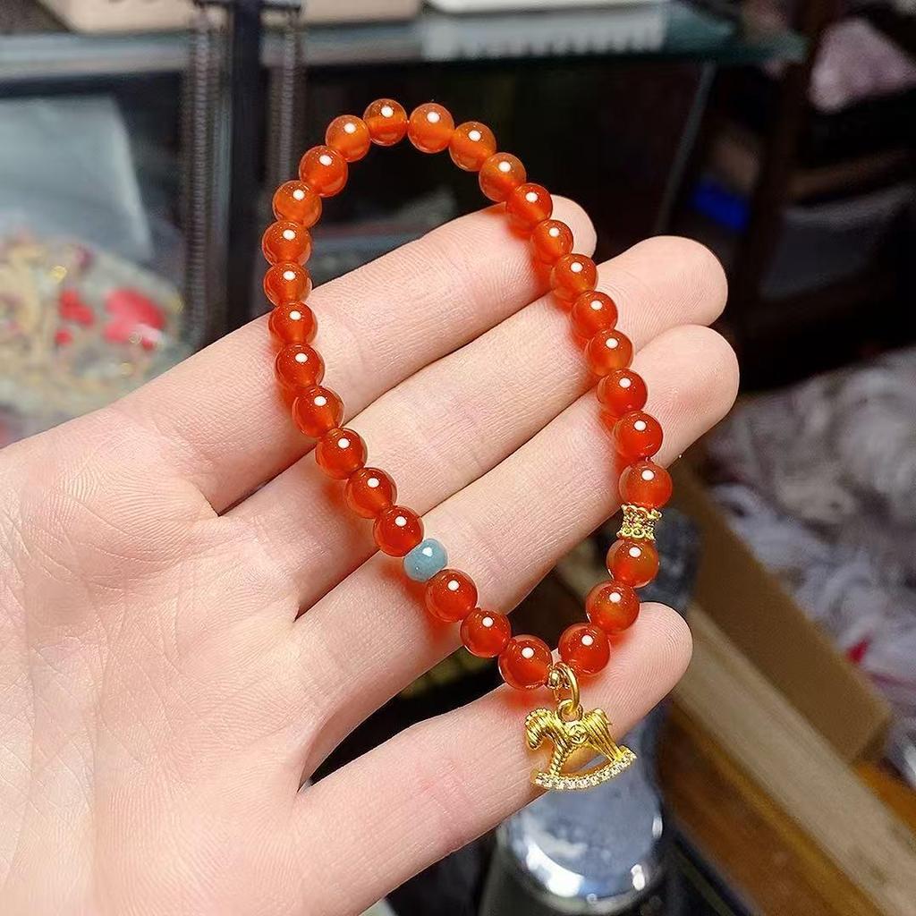Chinese Zodiac Red Agate and Horse Bracelet: Elegant, Fashionable Jewelry for Women