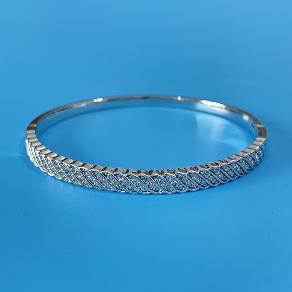Twist Twisted Rope Starry Design Sparkling Simple Light Luxury High-end Bracelet Bracelet