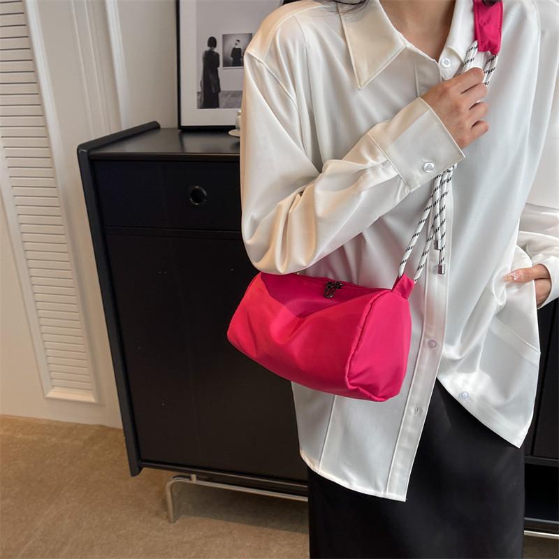 Trendy 2023 Korean Nylon Fabric Women's Shoulder Bag With Chic Stitching Details