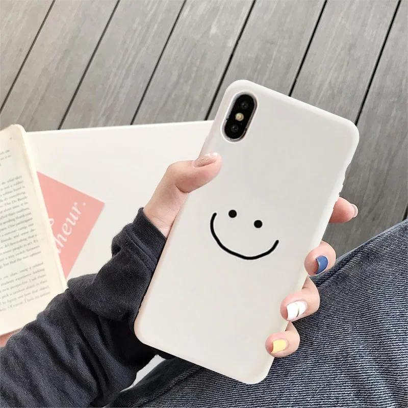 Fashion Simple Smile Face Couple Case For iPhone 17 16 15 Pro Max 13 7 11 12 14 Plus Mini Black White Soft Silicone Phone Cover