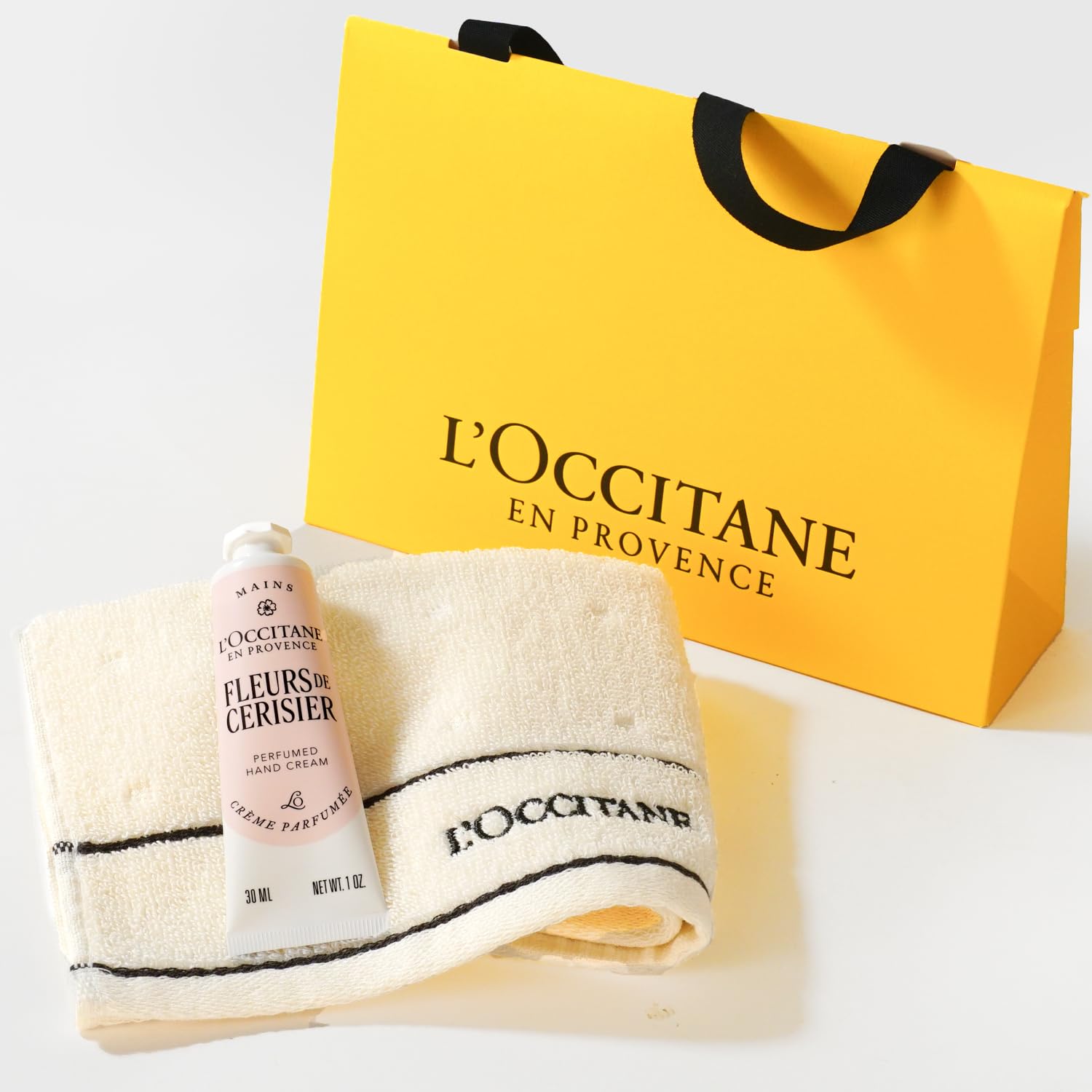 LOCCITANE Fleur de Cerisier Perfumed Hand Cream 30mL Towel Gift Set
