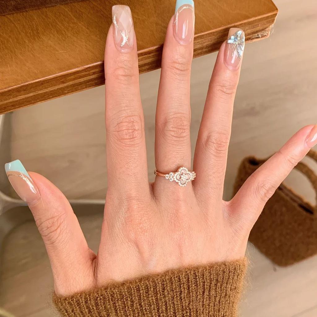 Italienischer Retro-Gerichtsstil Natürlicher Rosa Schachbrettblume Kleeblatt Ring, High-End Super Fee Design Kleeblatt Mädchen Ring