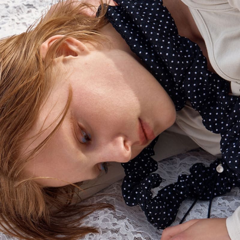 UNDERCONTROL STUDIO string PLEATS MUFFLER / DOT / black