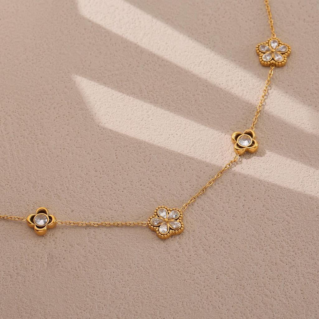 Zircon Clover Pendant: Two Sizes, Double-Layer Y-Shaped Necklace with Thin Chain and Retro Charm
