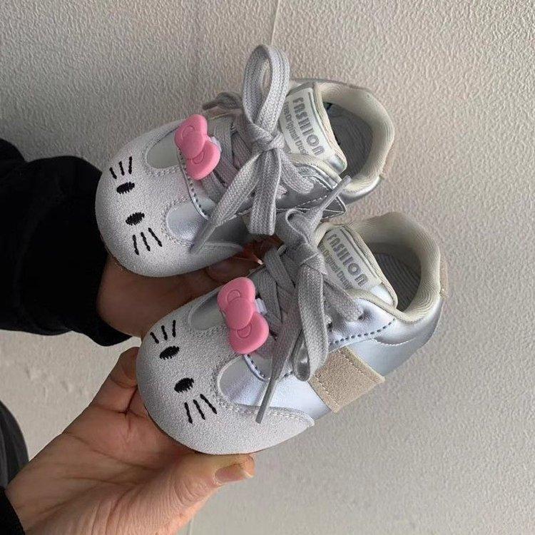 

Обувь для девочек 2025 весна и осень новая детская спортивная обувь тренировочная обувь Форрест Гамп милые кеды одинарная обувь детская обувь 30 серебряный